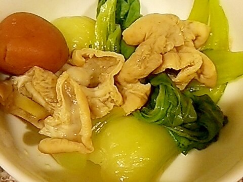 モツとチンゲン菜の鶏ガラスープ煮